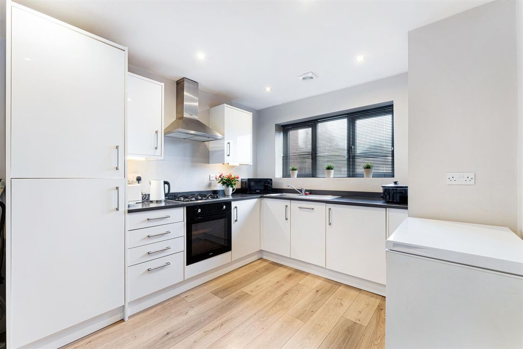 Property photo 3 of 29 6 Lark Hill Court-26.Jpg