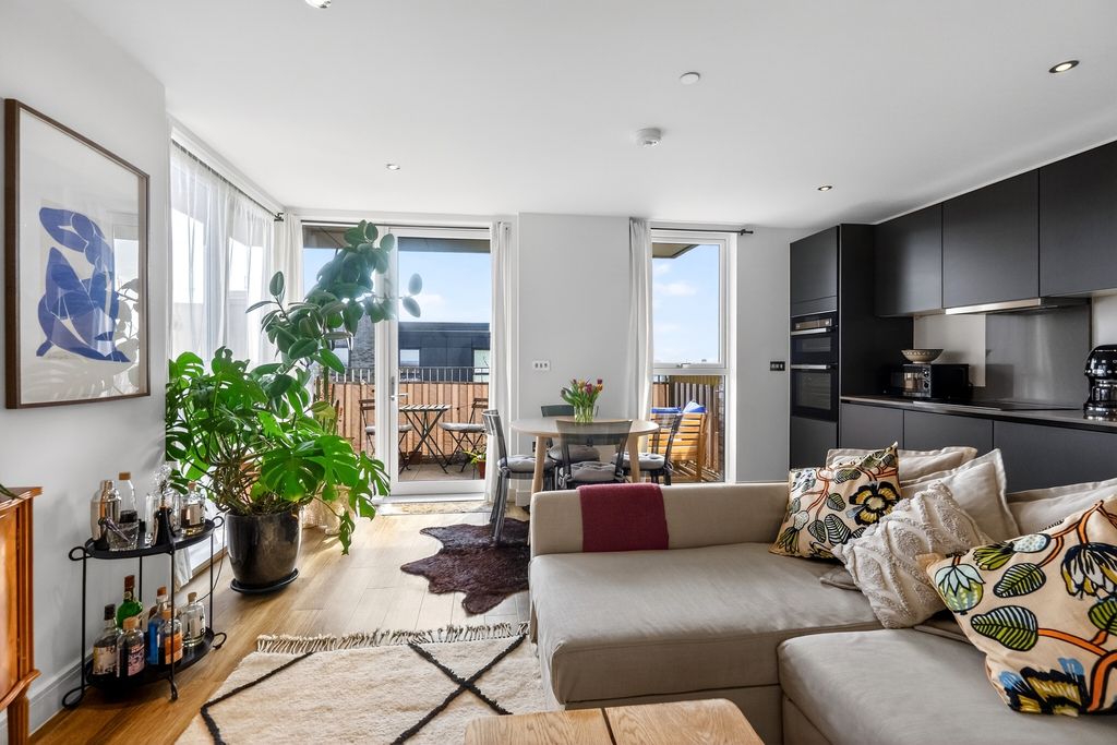 Property photo 3 of 23