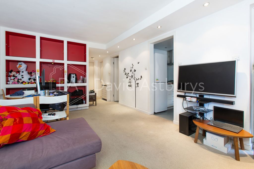 Property photo 1 of 12 0309202419_Daisl_19 Horseshoe Close _E14 3Ep_002