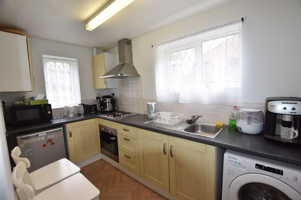 Property photo 3 of 6
