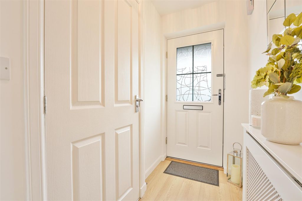 Property photo 3 of 31