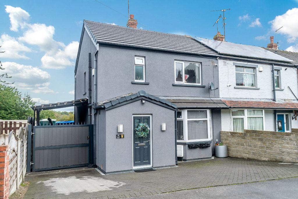 Property photo 1 of 32