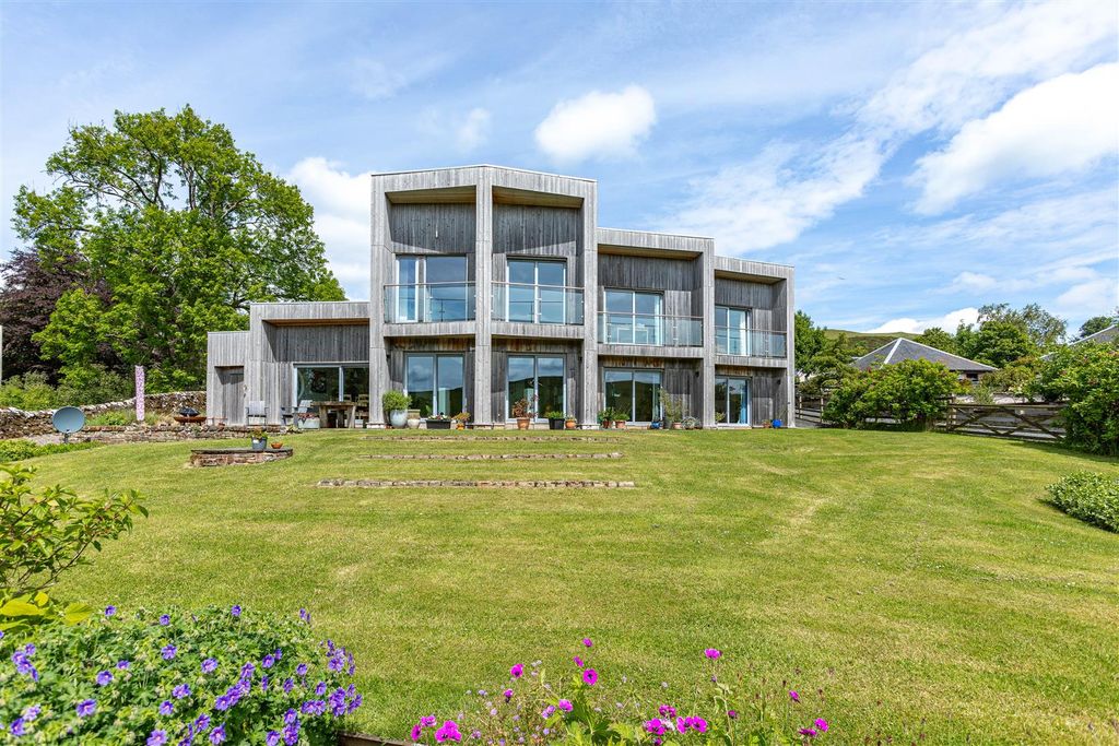 Property photo 1 of 43 Bitstone House Roberton 90.Jpg