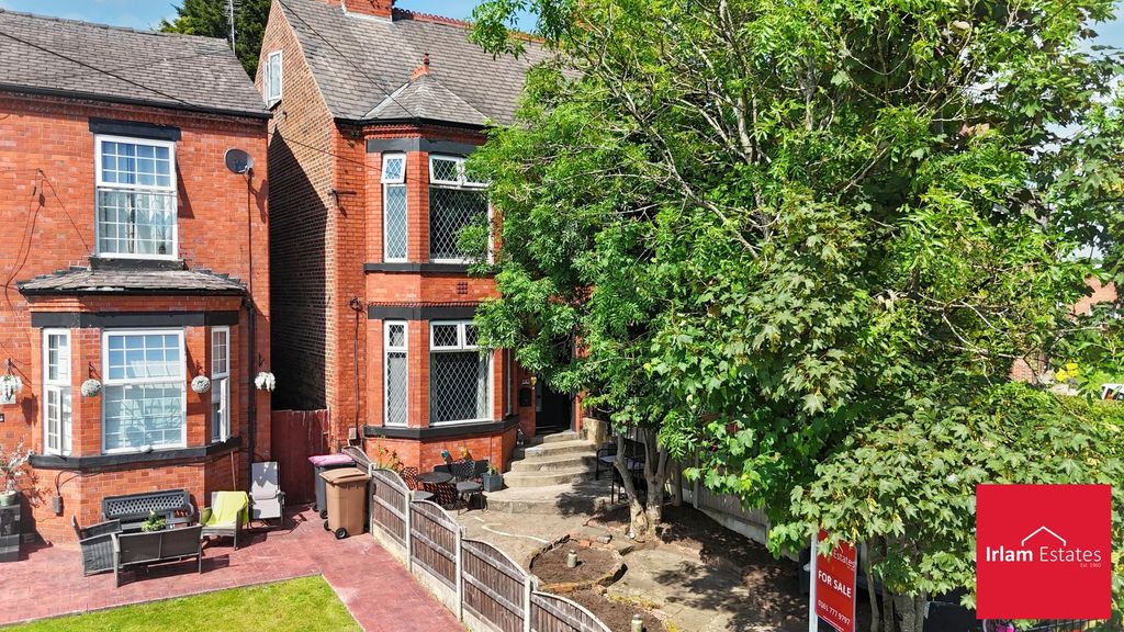 Property photo 2 of 31
