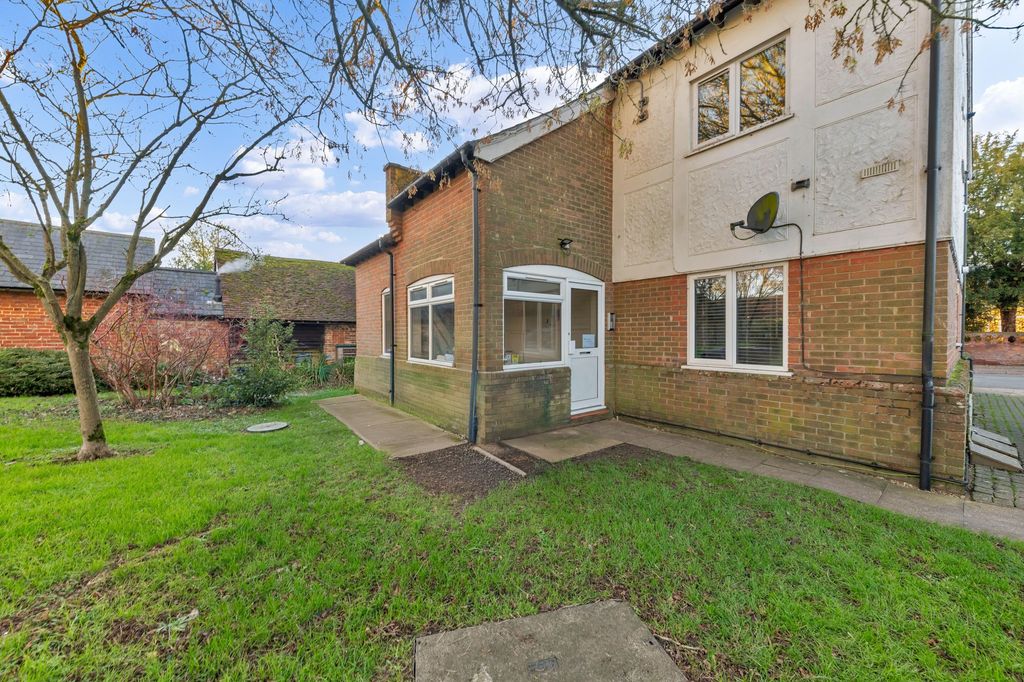 Property photo 2 of 8
