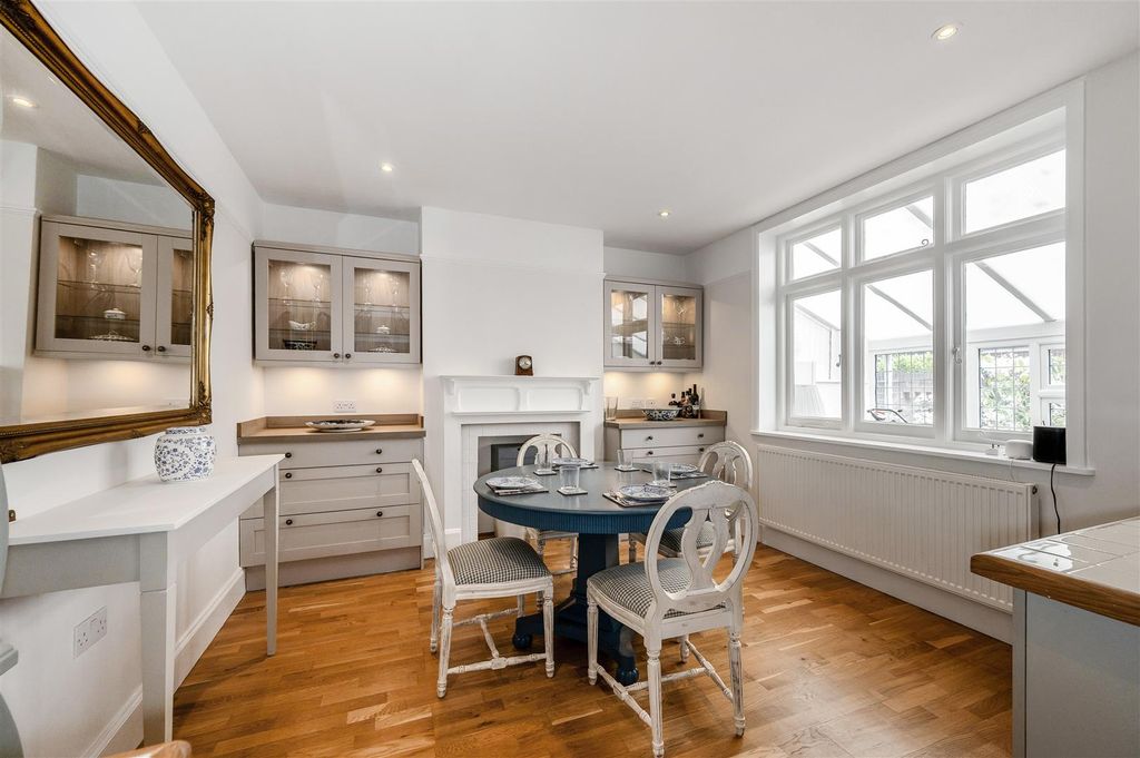 Property photo 3 of 23 Dining Reversed.Jpg