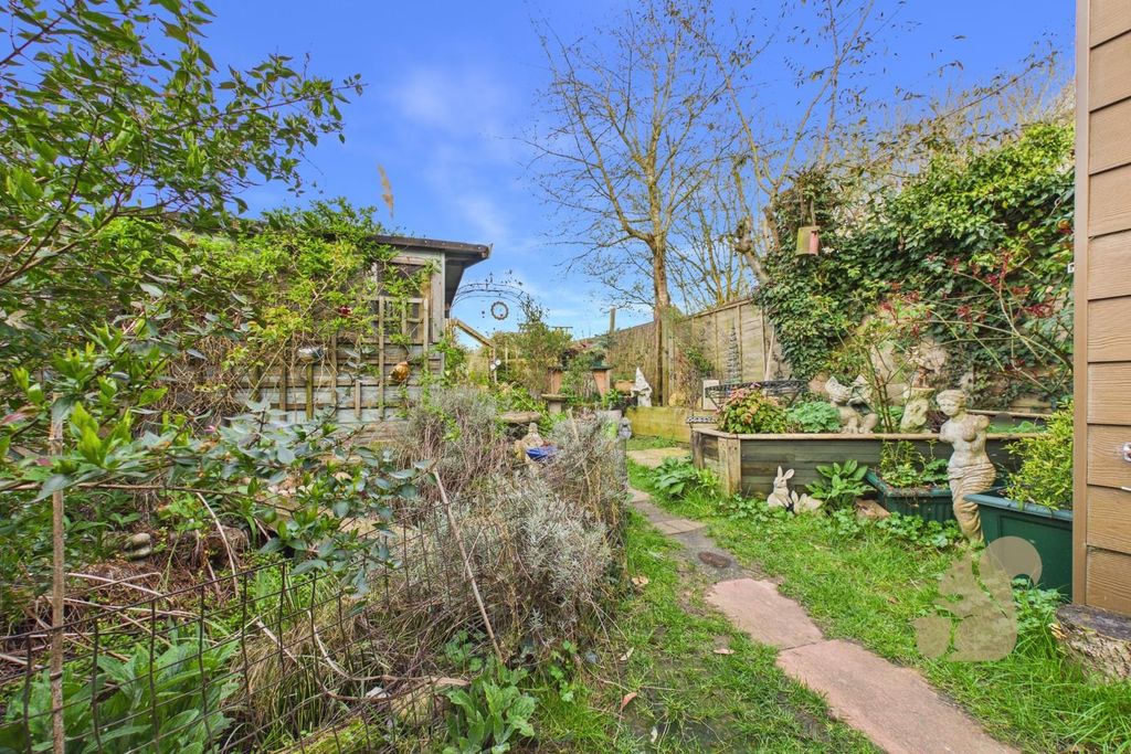 Property photo 3 of 13 Garden
