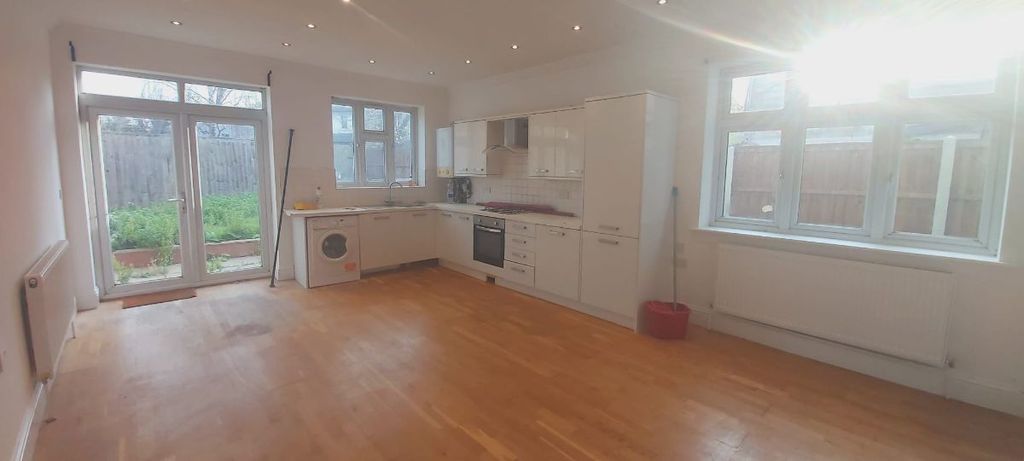 Property photo 2 of 12 Large Kitchen/ Reception