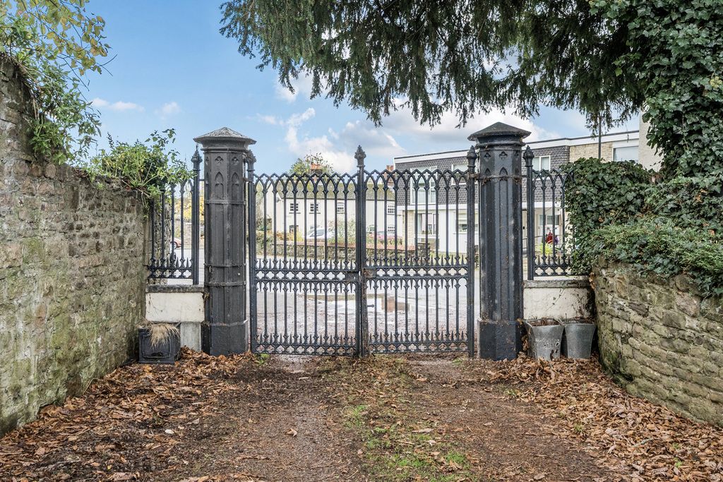 Additional image 37 of 4 bed detached house for salePriory Street, Monmouthshire NP15