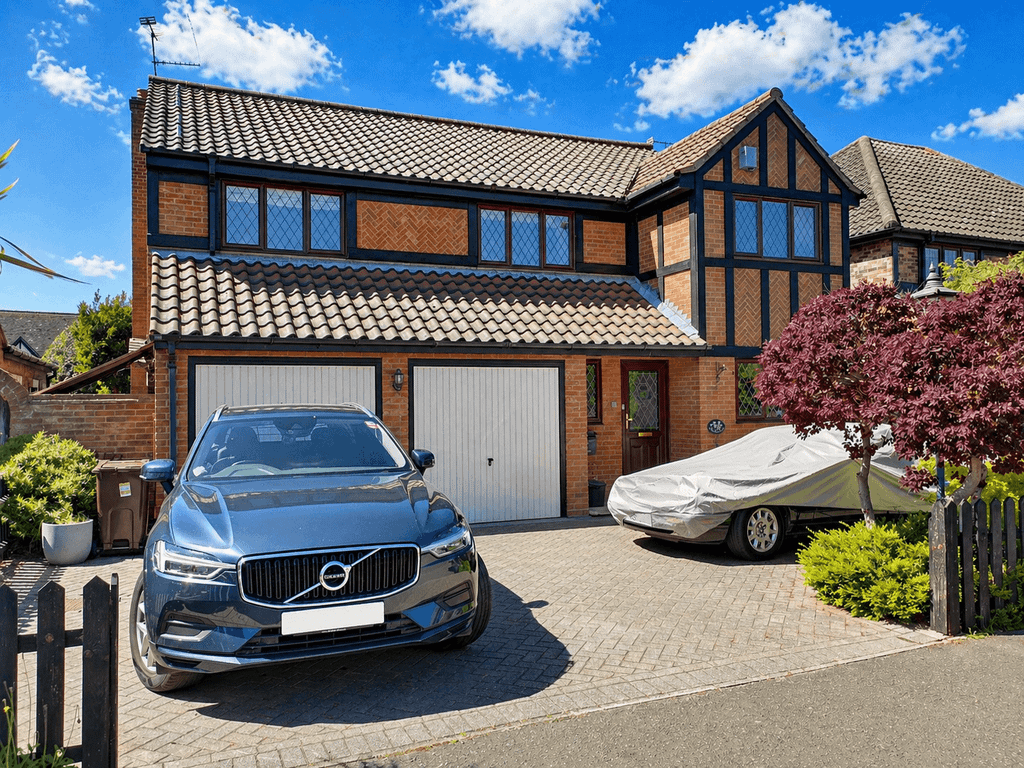 Property photo 1 of 17 5 Bedroom Detached For Sale