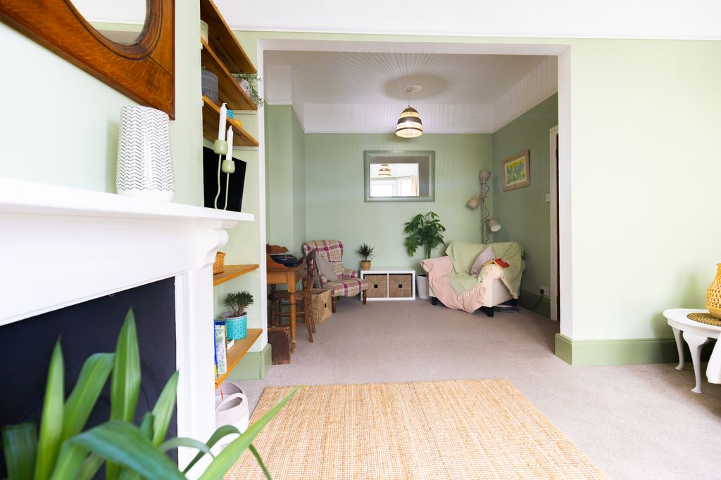 Property photo 3 of 27