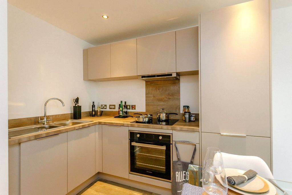 Property photo 2 of 11 Kitchen