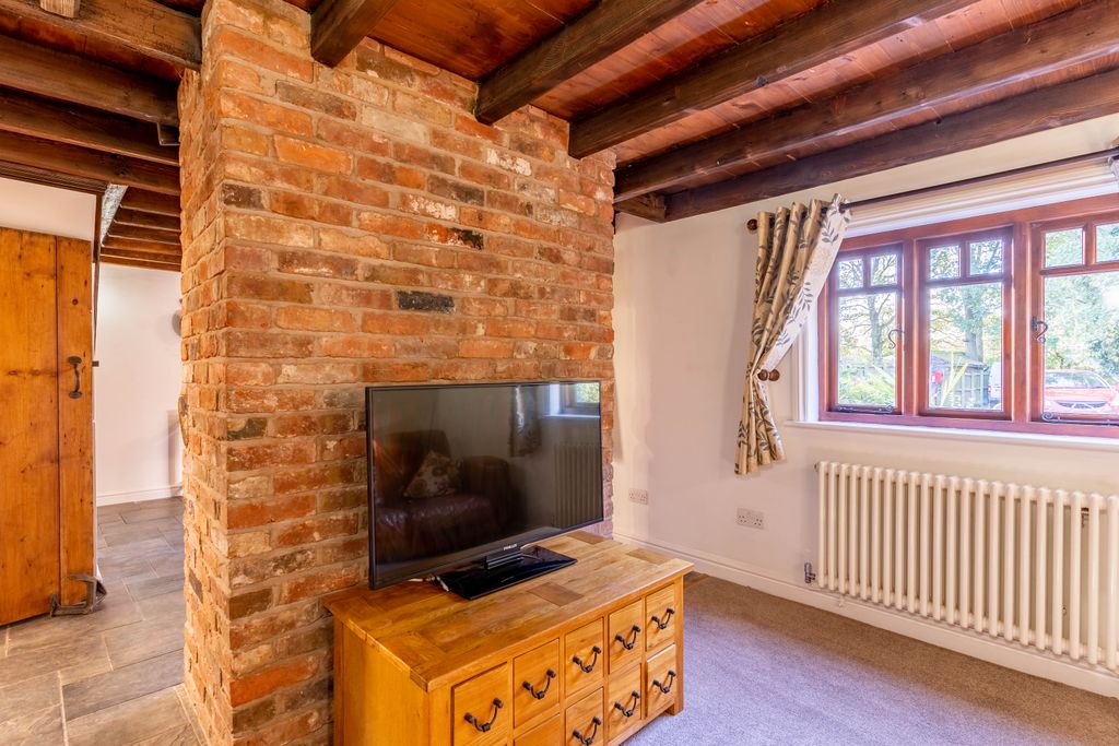 Property photo 3 of 15 Photo 10