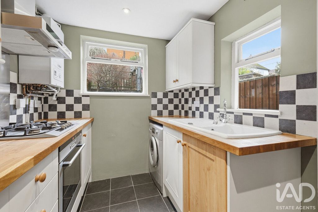 Property photo 2 of 12