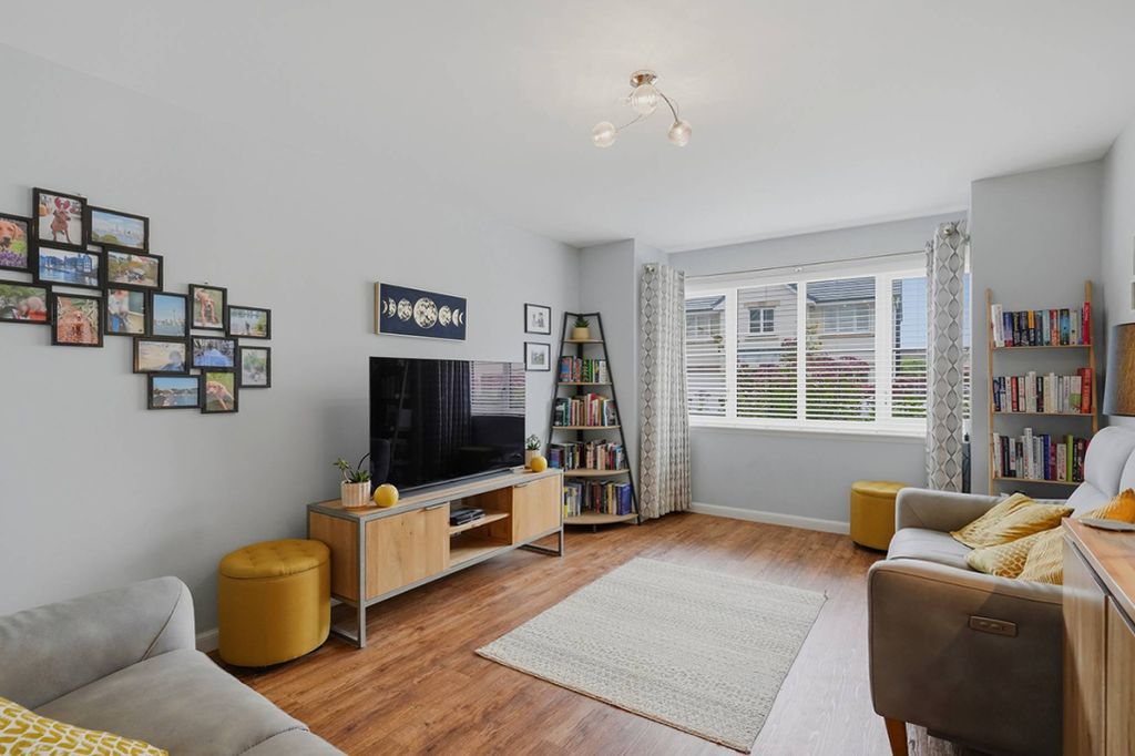 Property photo 2 of 37