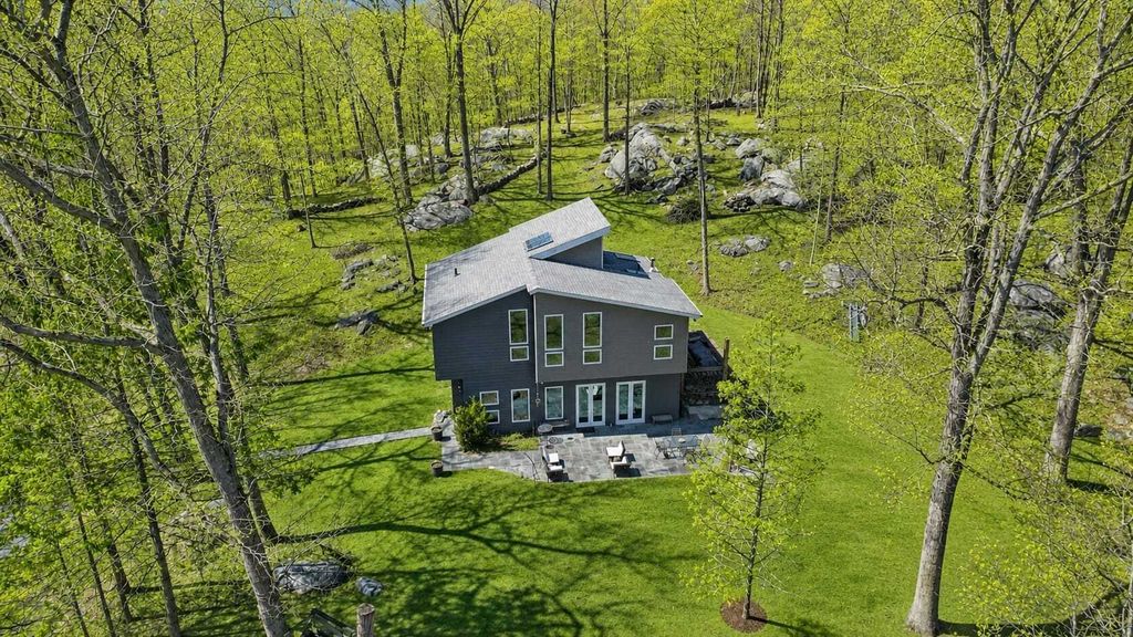Property photo 1 of 31