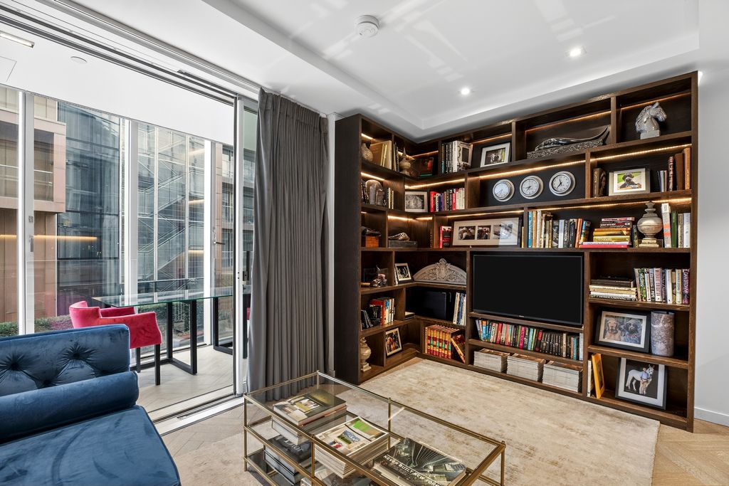 Property photo 2 of 20