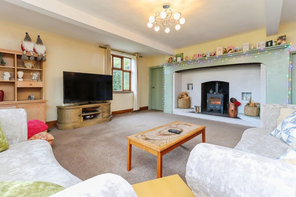 Property photo 3 of 29