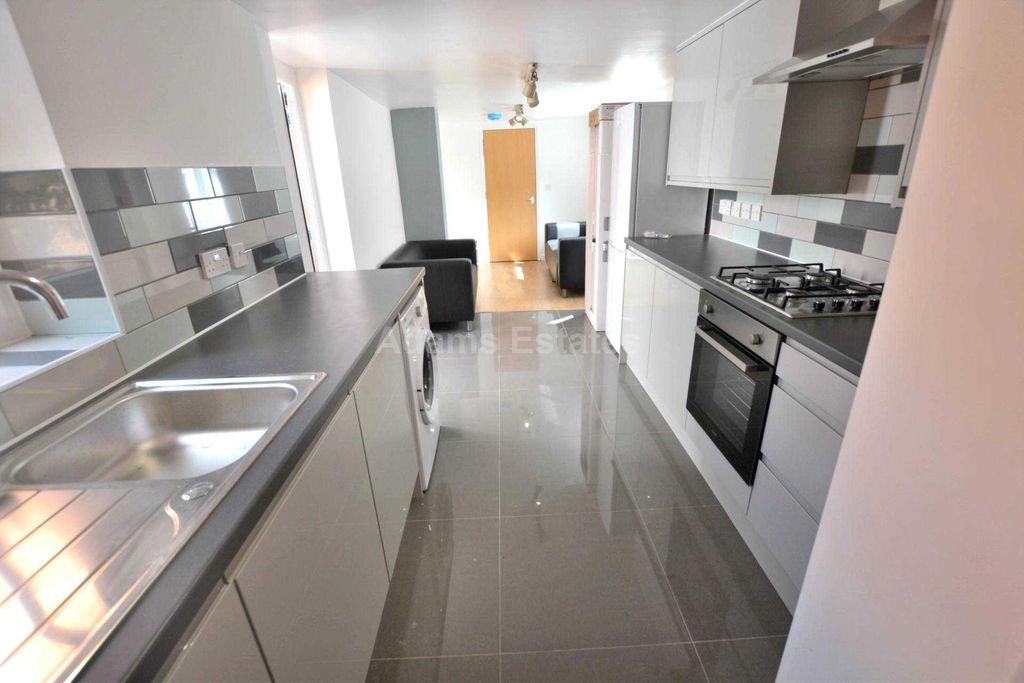 Property photo 2 of 13