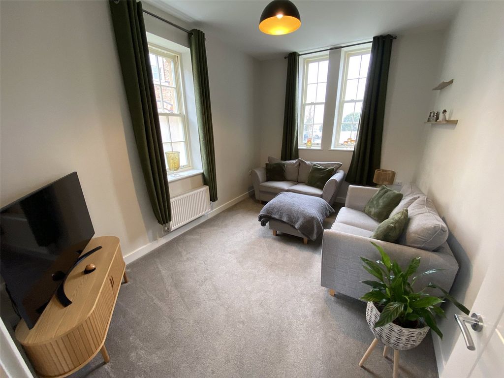 Property photo 3 of 15 Picture No. 17