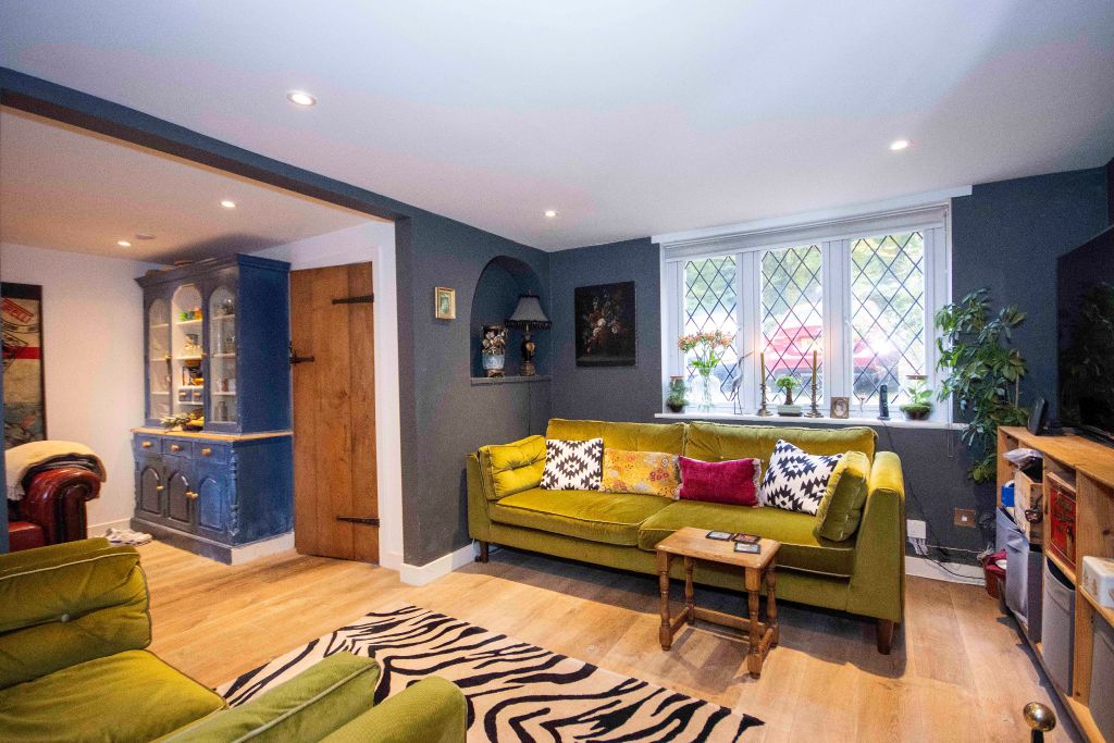 Property photo 3 of 11