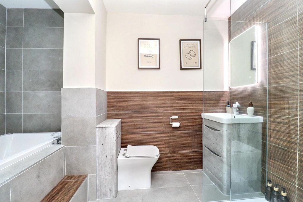 Additional image 28 of 5 bed detached house for saleWainwright Walk, Seaton Carew, Hartlepool TS25