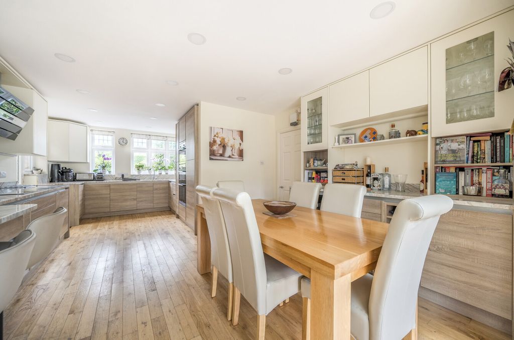 Property photo 2 of 35 1345481-12-68B724...