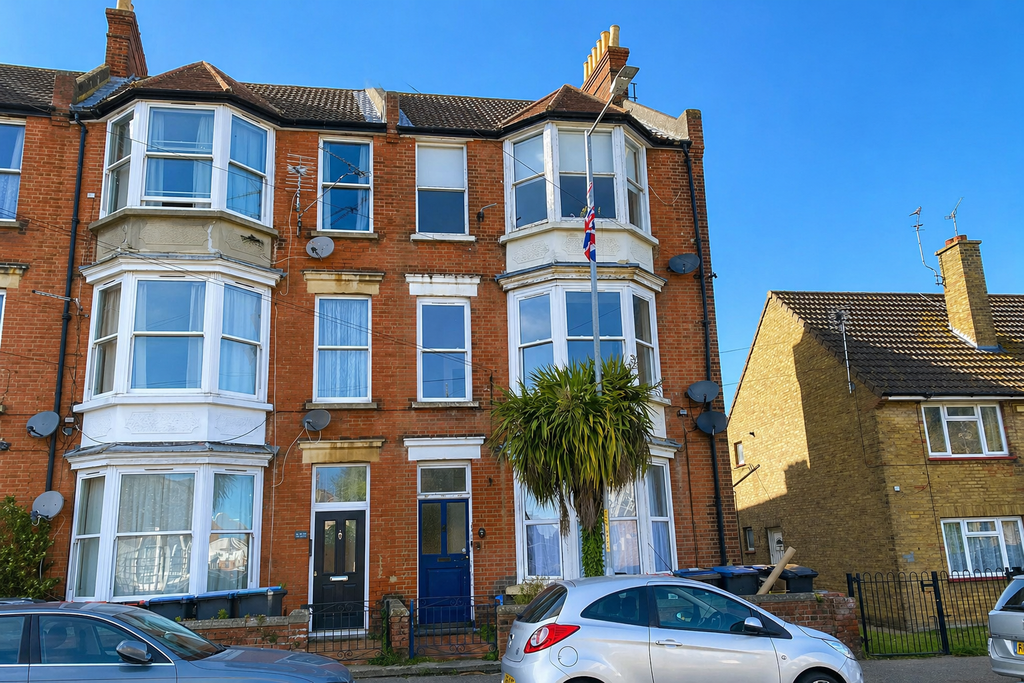 Property photo 1 of 7 Front (Exterior)