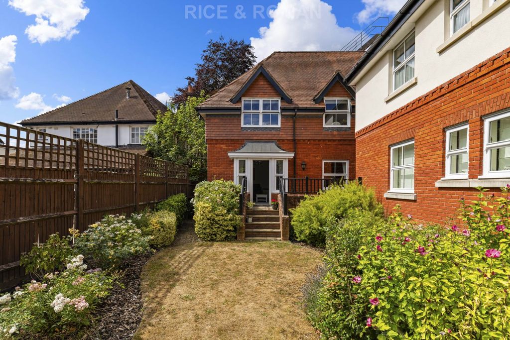 Property photo 1 of 18