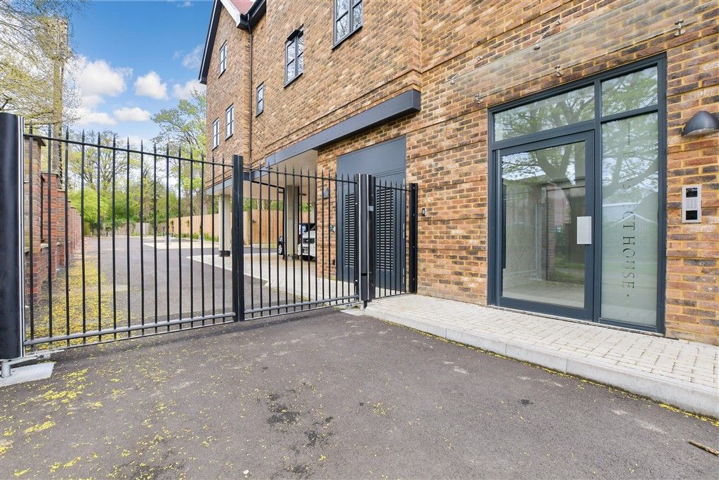 Property photo 1 of 17 External Feature