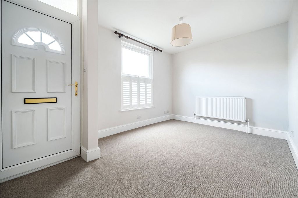 Property photo 3 of 21 Picture No. 02