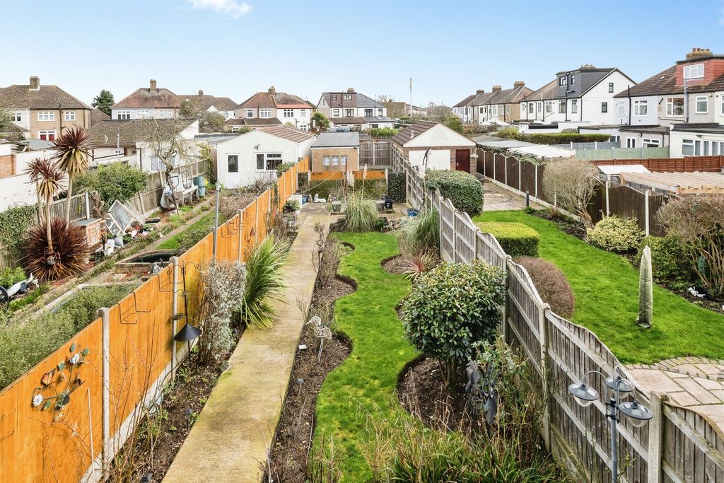 Property photo 3 of 20