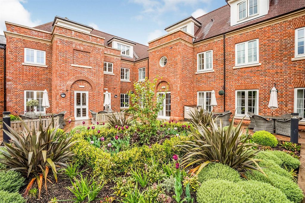 Property photo 1 of 18 63d94656-A0A0-4Ed6-9F23-06187c91Ae7c.Jpg