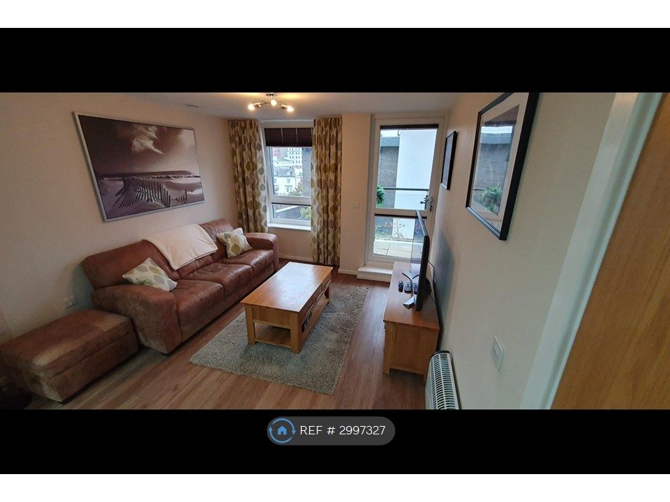 Property photo 1 of 14 Lounge