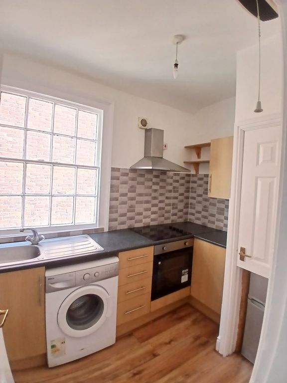 Property photo 3 of 9 Kitchen