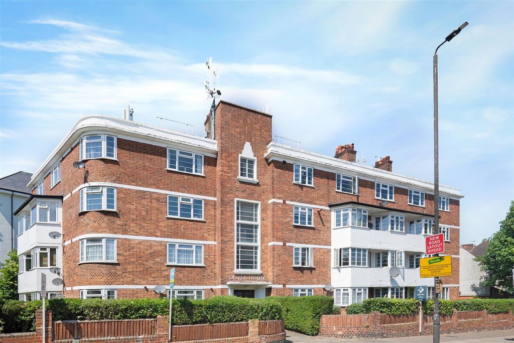 Property photo 2 of 14 03-00Bd83019-Propwpen-Jj-Dover House-3.Jpg
