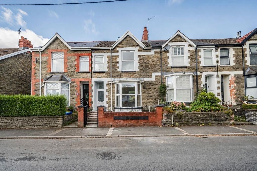Property photo 2 of 36