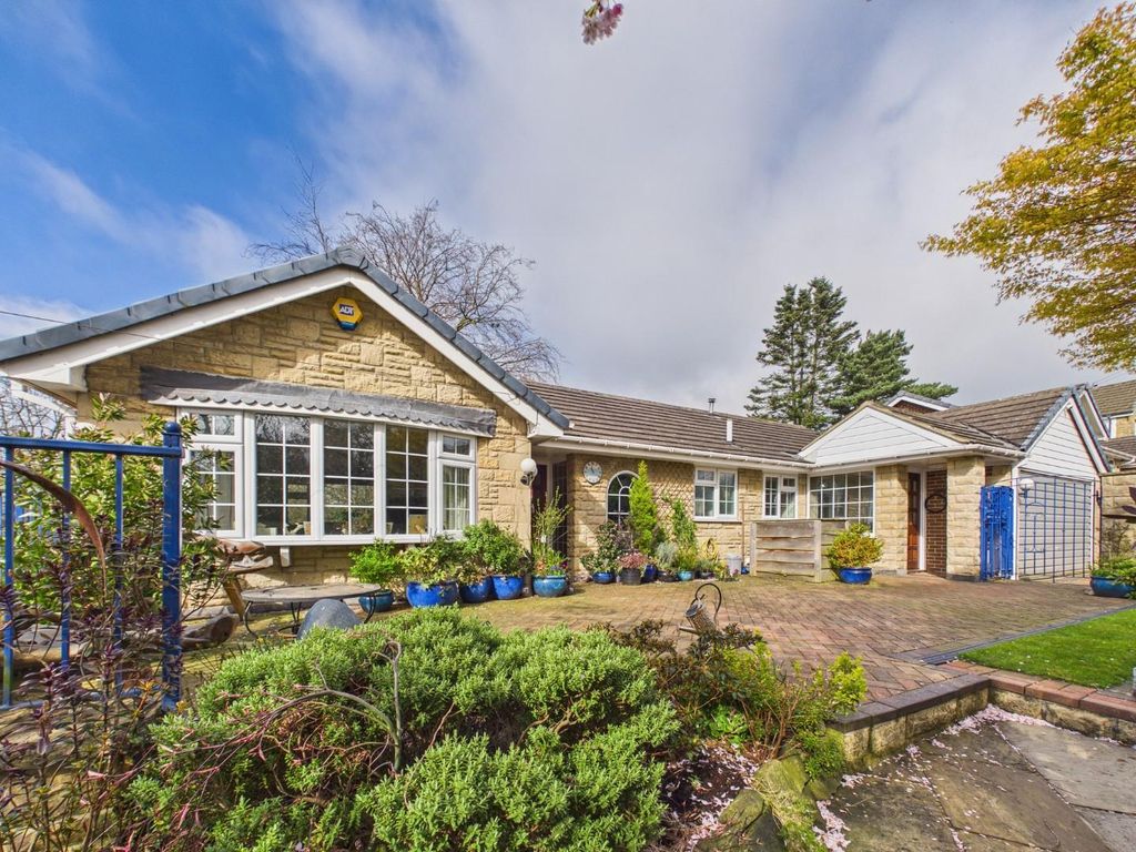 Property photo 2 of 42 Cam04899G0-Pr0319-Still046.Jpg