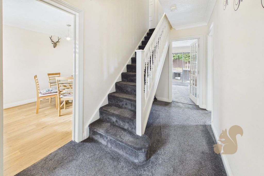 Property photo 2 of 22 Entrance Hall