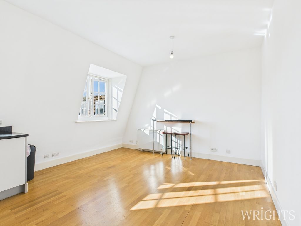 Property photo 2 of 7 Cam02796G0-Pr0366-Still001