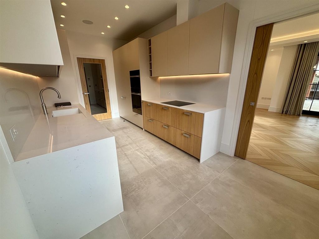 Additional image 6 of 2 bed flat to rent22 Beech Hill, Barnet EN4