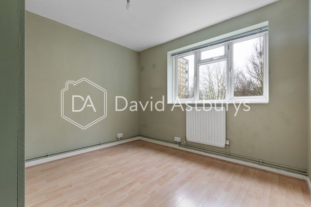 Property photo 2 of 12 210120253_Daisl_Flat 3 Lodsworth House Dagnall Str