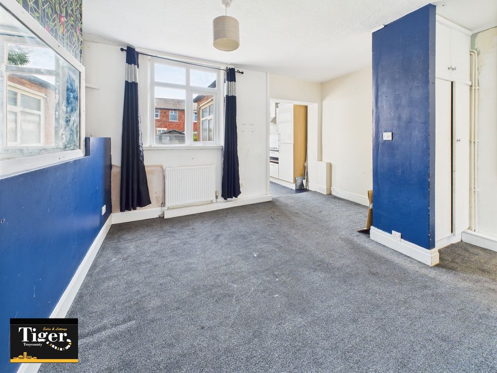 Property photo 3 of 9 Cam02176G0-Pr0669-Still002