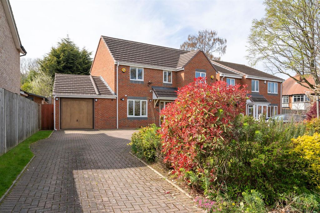 Property photo 1 of 16 34 Dovecote Close_7.Jpg