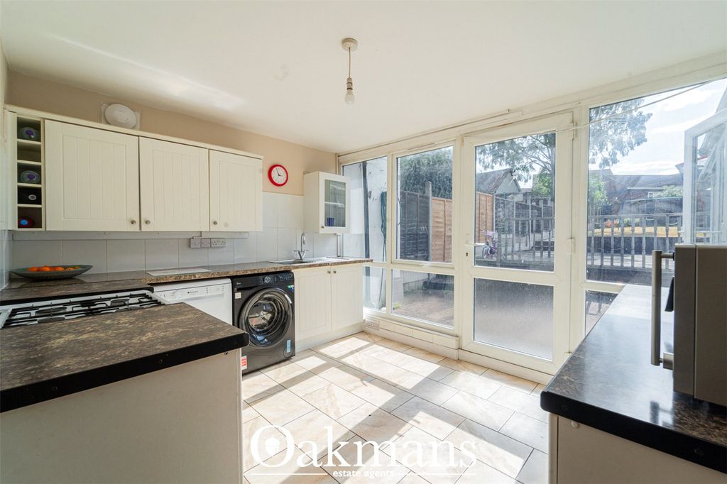 Property photo 3 of 28 Picture No. 27