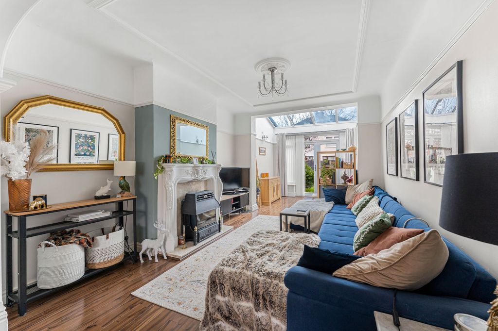 Property photo 2 of 30