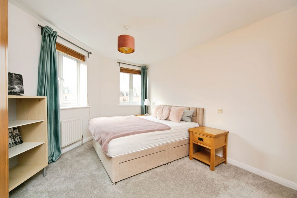 Property photo 2 of 17 Photo