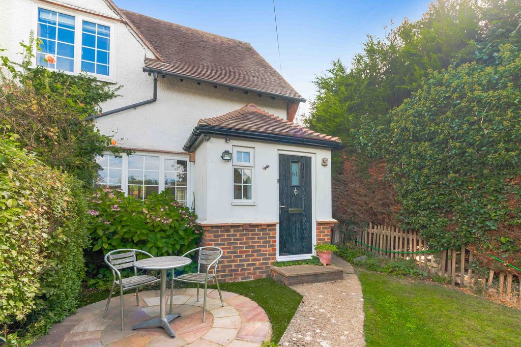 Property photo 1 of 27