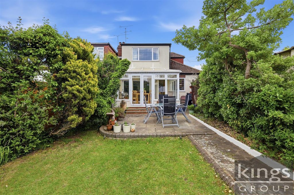 Property photo 2 of 33