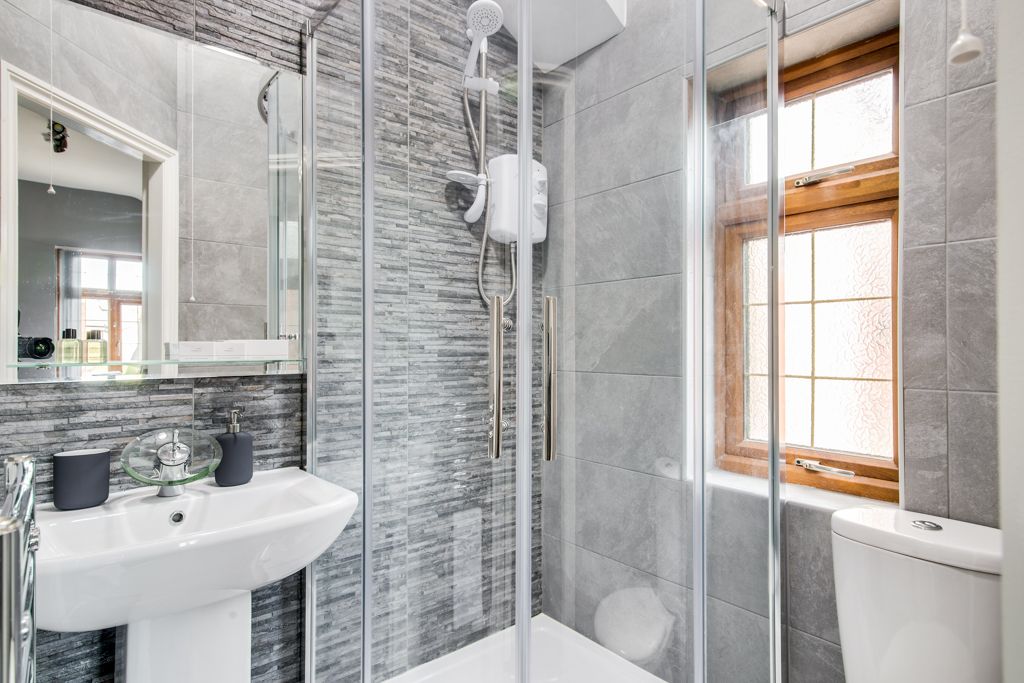 Property photo 2 of 2 Ensuite Bathroom